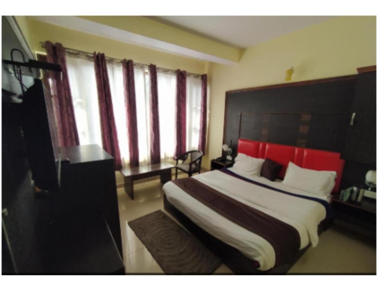 Hotel Super Mall Residency, Массури Экстерьер фото